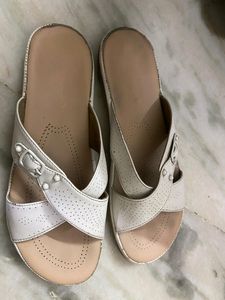 White Colour Slipper No Flows