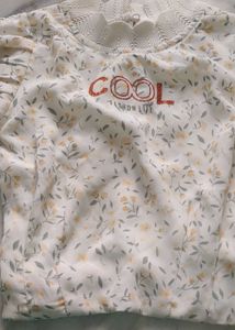 T Shirt Baby Girl With Collar Lace And Full Hand