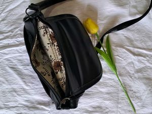Chic Black Crossbody Bag