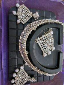 White Neck Set