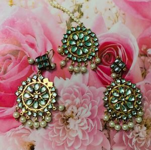 7 Set Gold-toned Earrings &amp; Maang Tikka