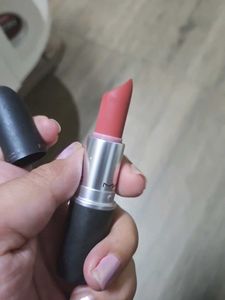 MAC Lipstick Shade Stay Curious