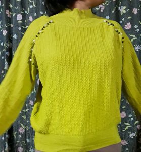 WOMEN SWEATER