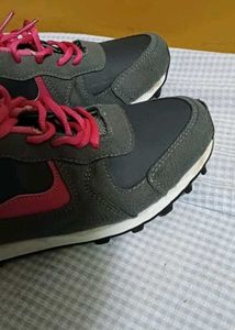 Grey-pink Sports Shoes