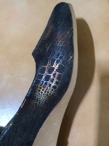 Bellies Snake Skin Print