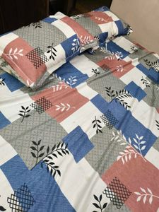 Like New Elastic Bedsheet With 2 Pillow Covers