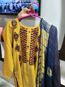 Embroidered Yellow Kurti pant with duppata