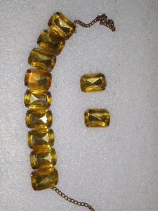 Nack Pies With Earing #Jwellery Golden Diamonds