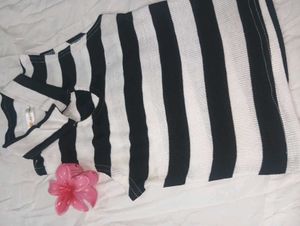 B&amp;W Striped Crop Top