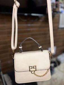 Off White Sling Bag 💼
