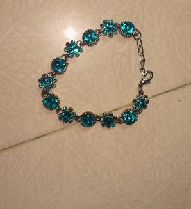 Sparkling Blue Gemstone Bracelet