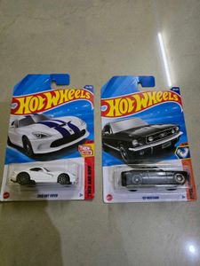 Hot Wheels '13 SRT Viper & '67 Mustang