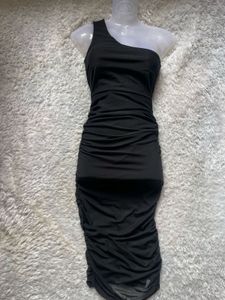 Chic One-Shoulder Dress