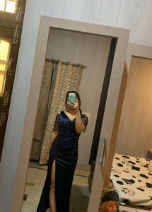 Beautiful Mid Slit Party Dress🎀🐬💙