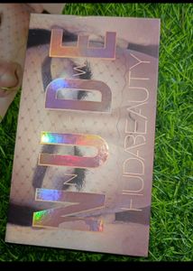 Huda Beauty Nude Eye Shadow
