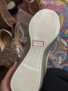 Embroidered Jutti Flats