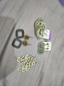 Pack Of 4 Earrings