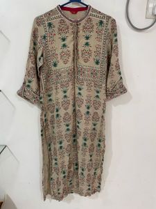 Elegant Floral Printed Kurta