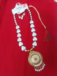 New Beautiful Pearl Necklace