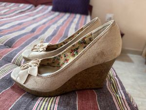 American Eagle Wedges US Size 8