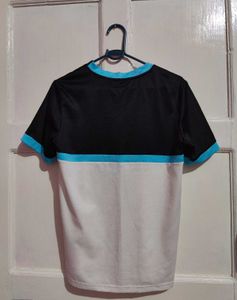 Adidas T-Shirt