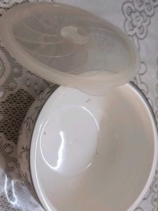Golden Glass Bowl- Micowave Compatible - With Lid