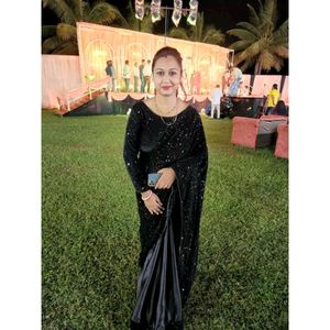 🔥New Trending Secqunce Wark Black Sarre 💕