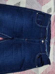 Dark Wash Frayed Hem Jeans