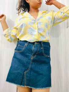 Beautiful Yellow Flowery Shirt🌷SALE🌷