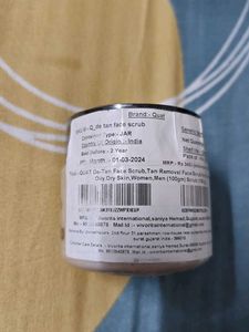 QUAT De-Tan Scrub