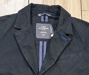 H&amp;M WHITE STRIPE BLAZER IN NAVY BLUE