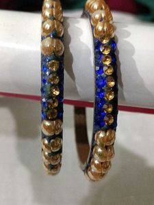 Elegant Gold-Tone Bangle Set