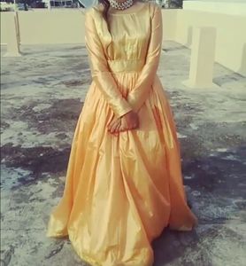 Elegant Ethnic Gown With Hip Belt