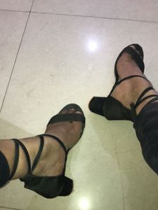black heels gud condition