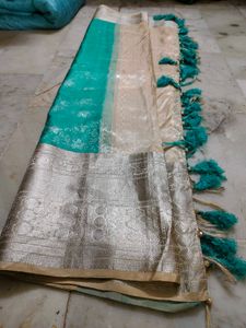 Teal &amp; Gold Floral Saree ,😍