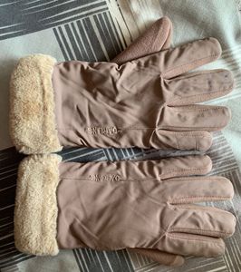 Soft Pink Winter Gloves