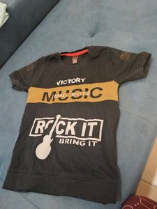 SALE 11 tshirts 3-5Y size