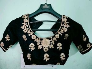 Elegant Embroidered Bridal Lehenga Choli Set