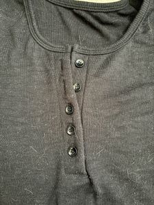 Button Black Top