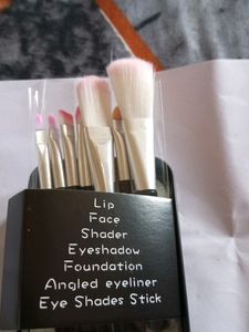 Hello Kitty Make Up Brush Set