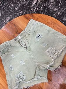untouched very new shorts, denim size, extra small