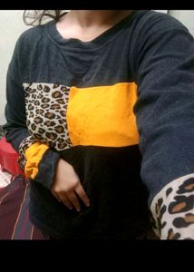 2 Sweatshirts