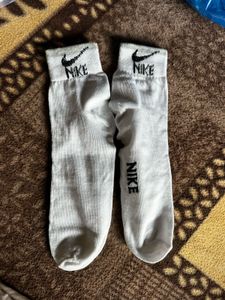 Free Size 1 Pair of Socks