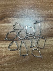 Resin Necklace Open Charm