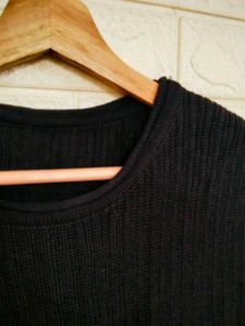 Black Crochet Y2k Crop Top
