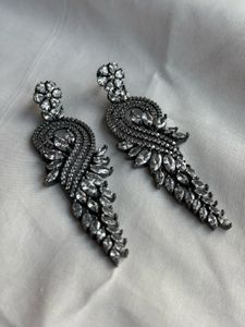 Gorgeous, dark silver colour, diamond earrings