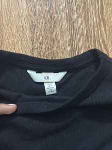 H&amp;M Black Fitted Tshirt