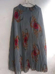 Elegant Grey Pleated Floral Long Skirt 🌹🪨