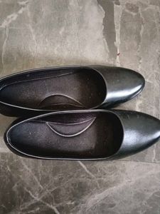 Black Comfort Flats