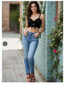 Black Cut-Out Crop Top 💣 Party-Ready 🖤